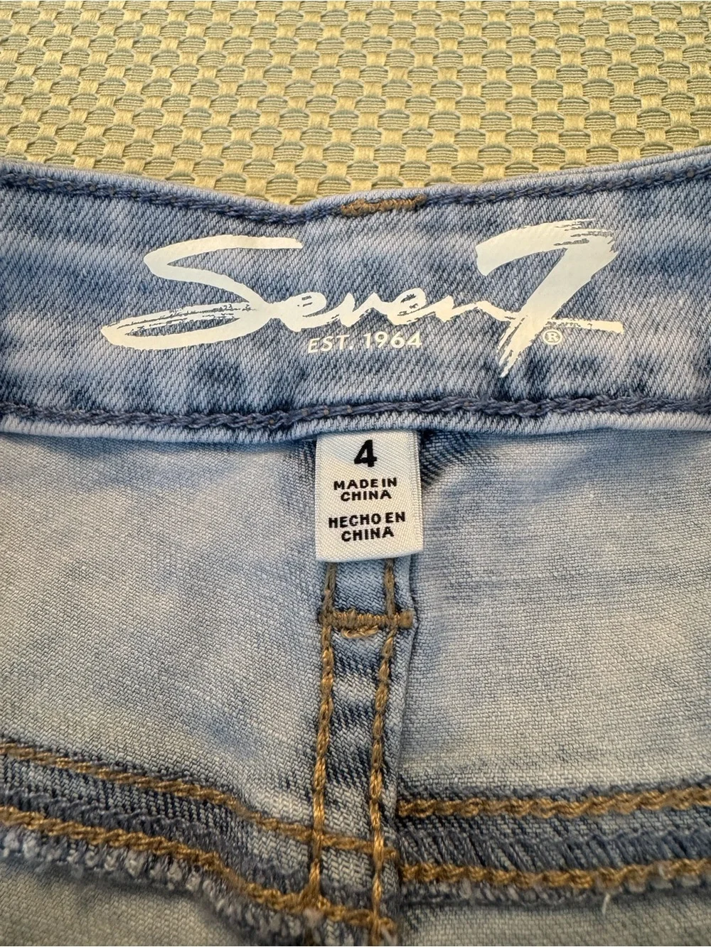 Seven 7 Size 4 Light Wash Rolled Hem Relaxed Bermuda Denim Shorts.8” Inseam NWOT